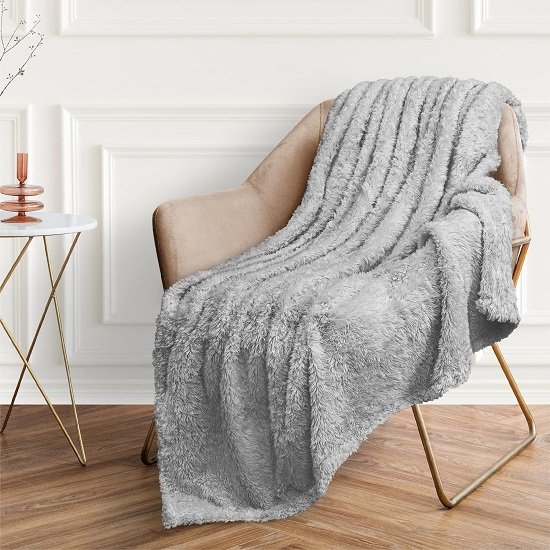 Light Grey Plush Throw Blanket for Couch, Sherpa Soft Cozy Blanket and Throw for Sofa Bed, Decorative Fur Fuzzy Warm Fleece Blanket, Lightweight Boho Home Decor All Season, 50x60